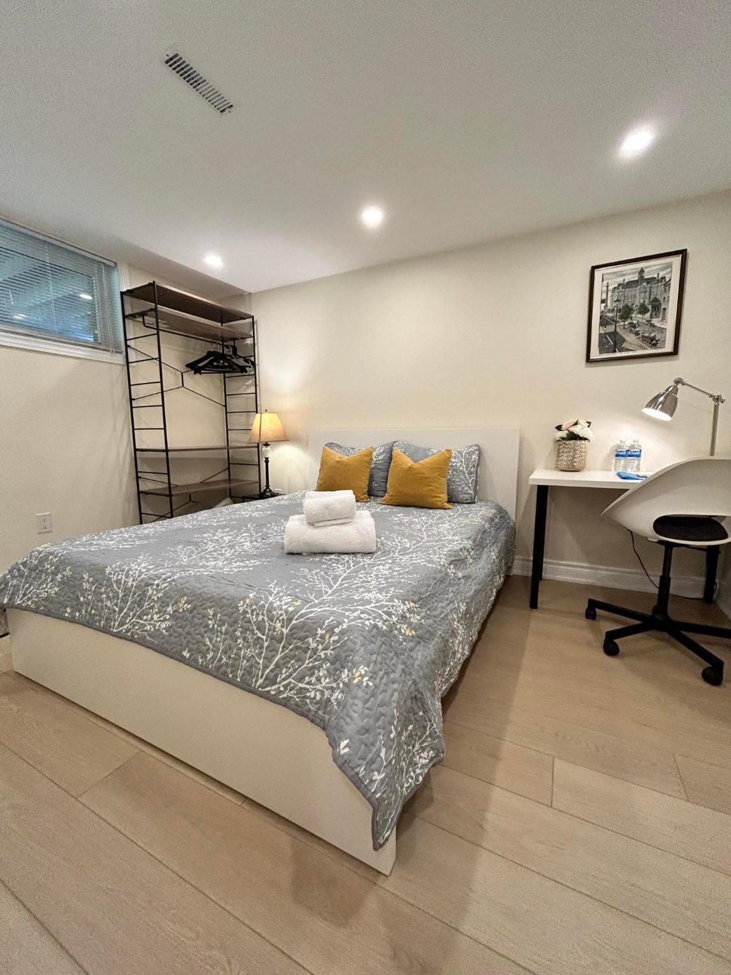 Brand New Lower Home With Exclusive Bathroom Торонто Екстер'єр фото
